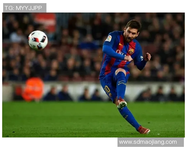 全球足球明星动态：梅西C罗转会风波引发热议，年轻球员崛起震撼赛场