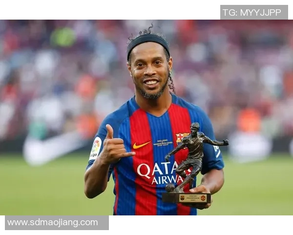 历史上足球球星世界排名榜单回顾与分析 揭示足坛传奇人物的辉煌成就