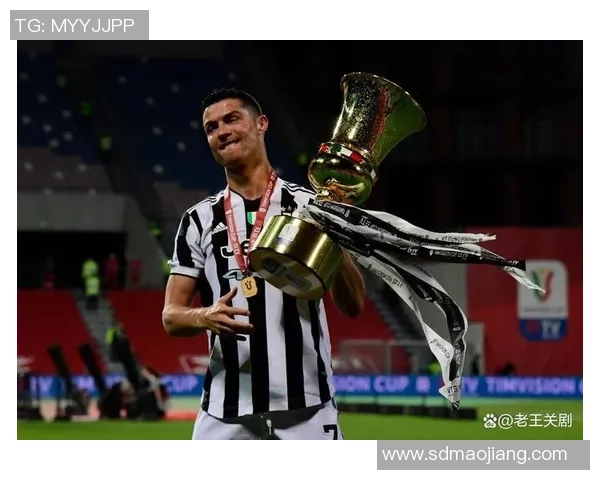 足球传奇谢幕 一代球星逐渐陨落的背后故事与历史记忆