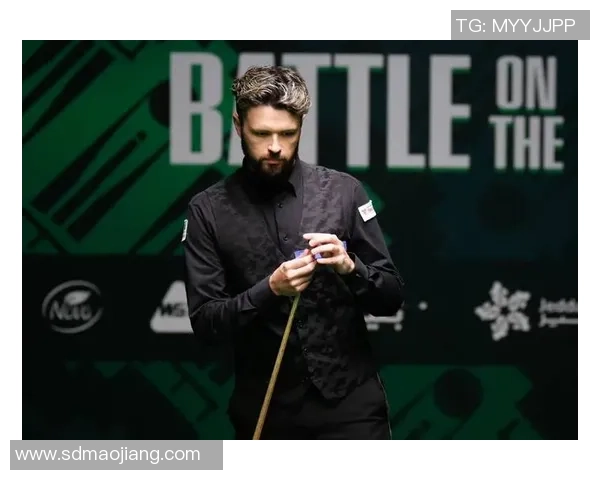 沙特足球明星闪耀赛场展现非凡技艺和荣耀时刻